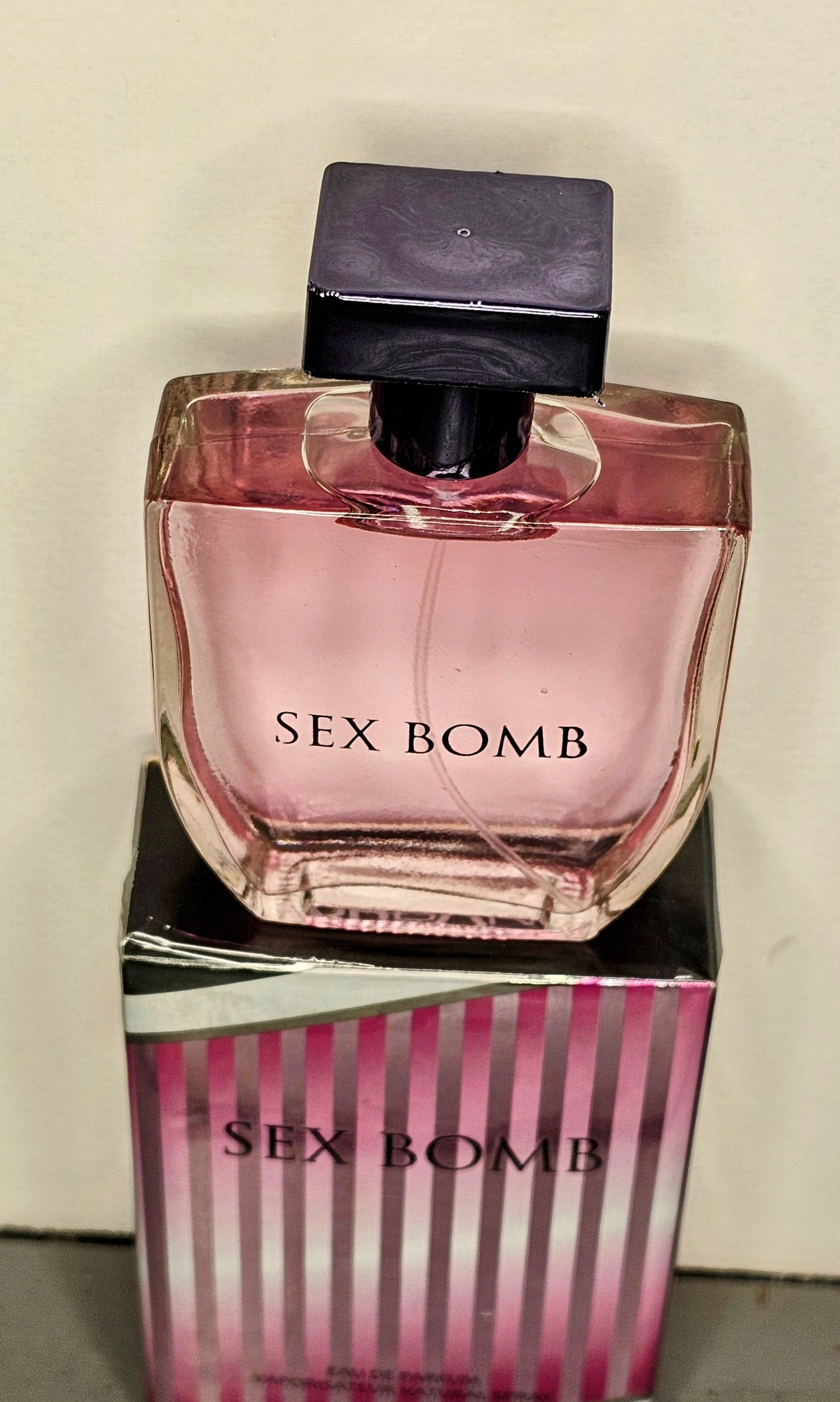 Sex Bomb (W) image 1