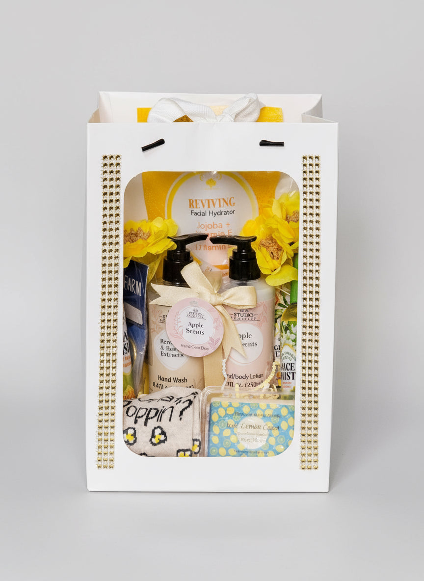 8pc Gift Bag Set image 0